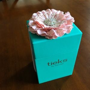 Tieks box with pink flower.